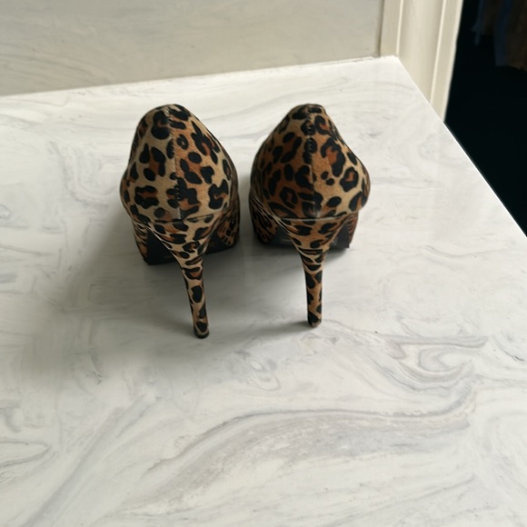 Leopard print stiletto heels by Qupid, women’s size 6. Used condition but cute! - Picture 3 of 8